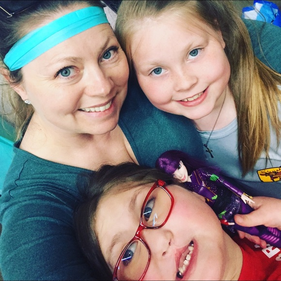 Meet your Posher, Leigh Ann - Picture 5 of 13